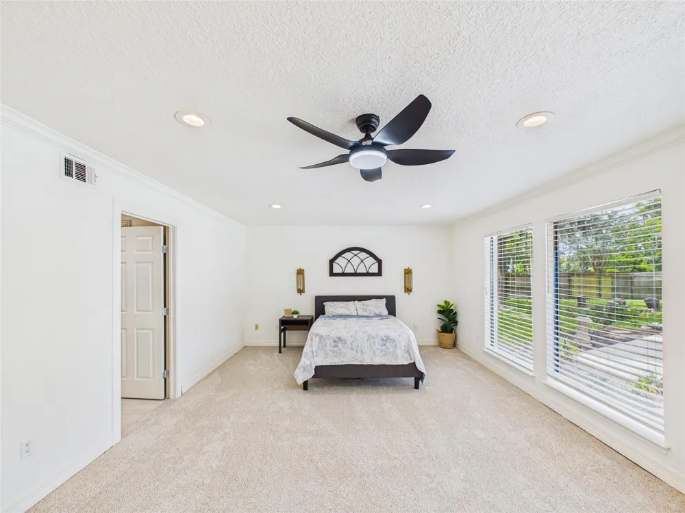 111 Cherrywood Dr Lake Jackson, TX 77566