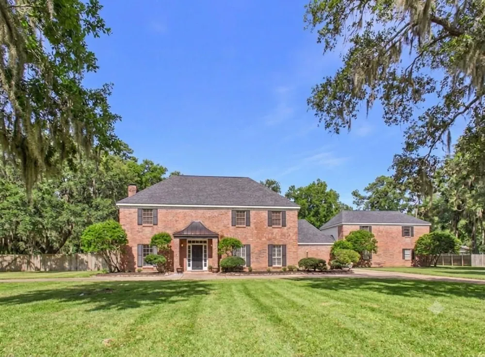 111 Cherrywood Dr Lake Jackson, TX 77566