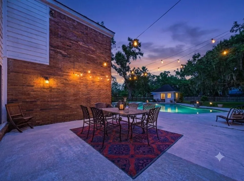111 Cherrywood Dr Lake Jackson, TX 77566