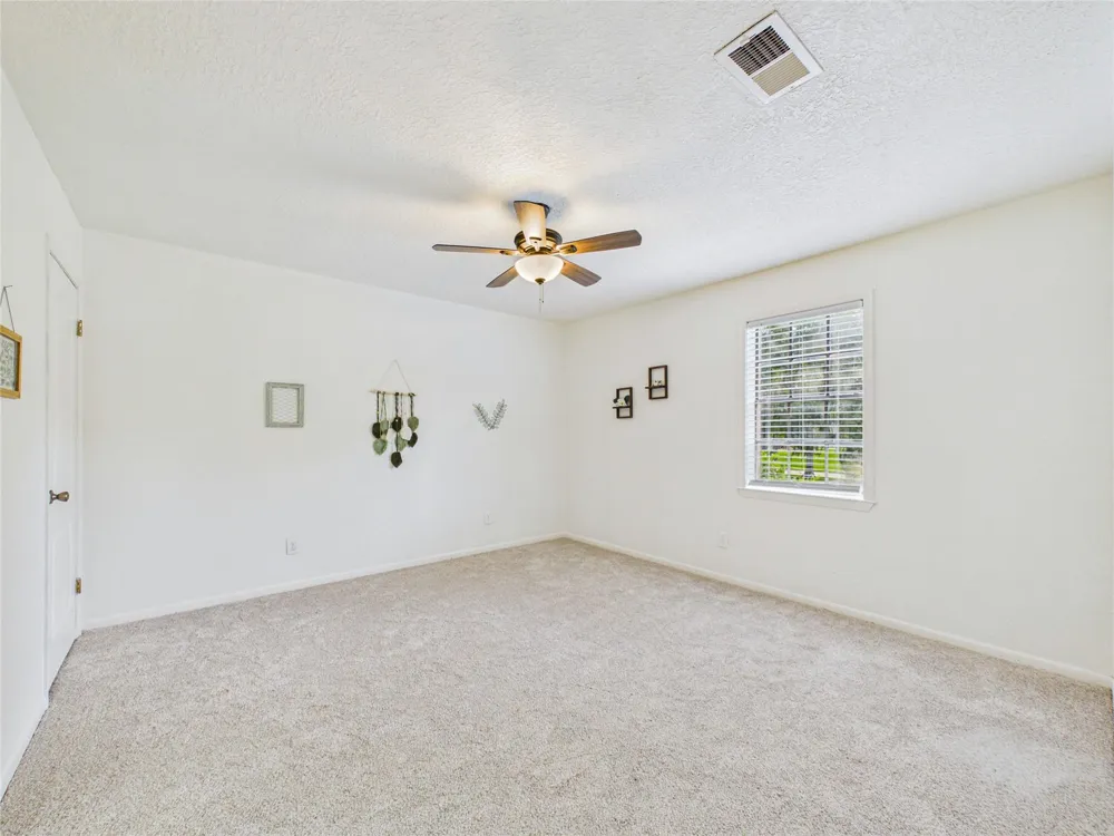 111 Cherrywood Dr Lake Jackson, TX 77566