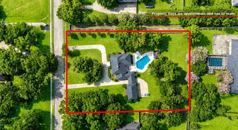 111 Cherrywood Dr Lake Jackson, TX 77566