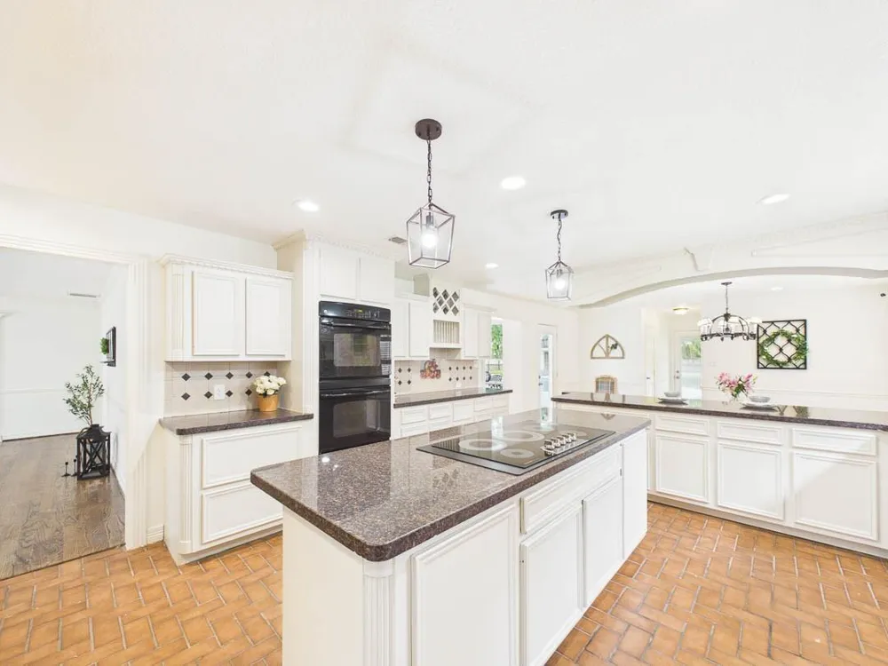 111 Cherrywood Dr Lake Jackson, TX 77566