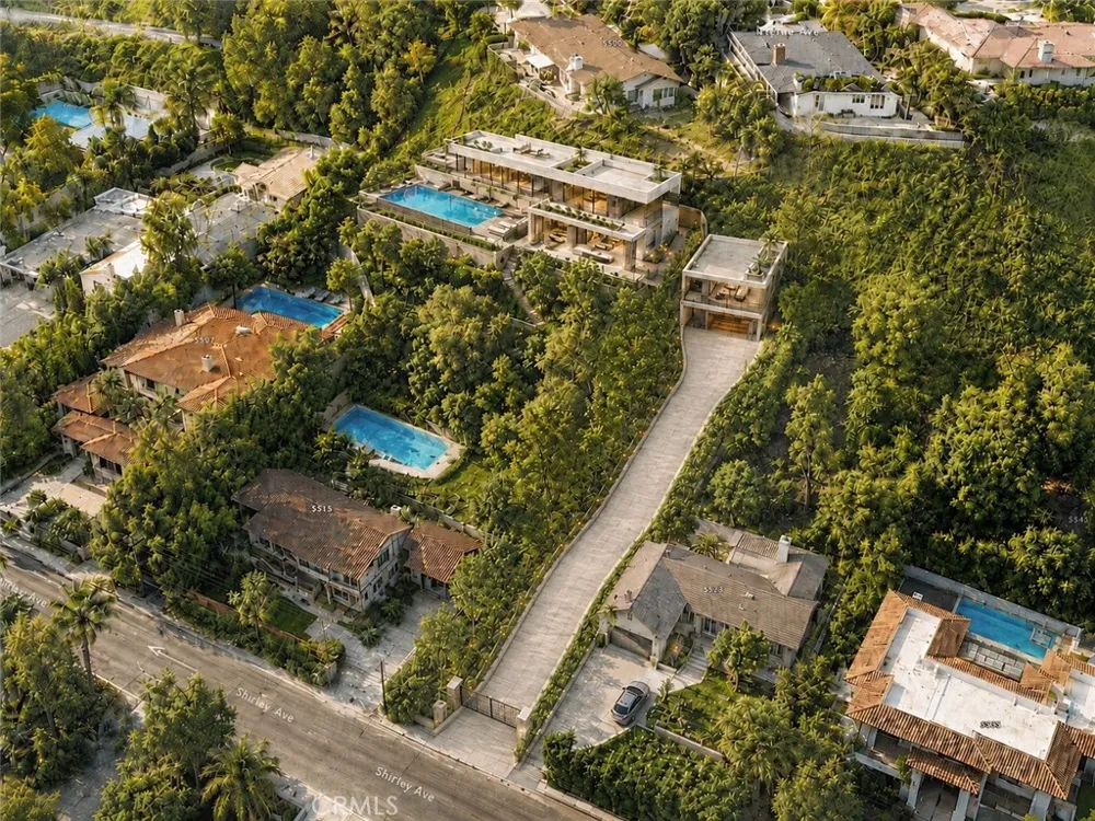 5500 Melvin Tarzana, CA 91356