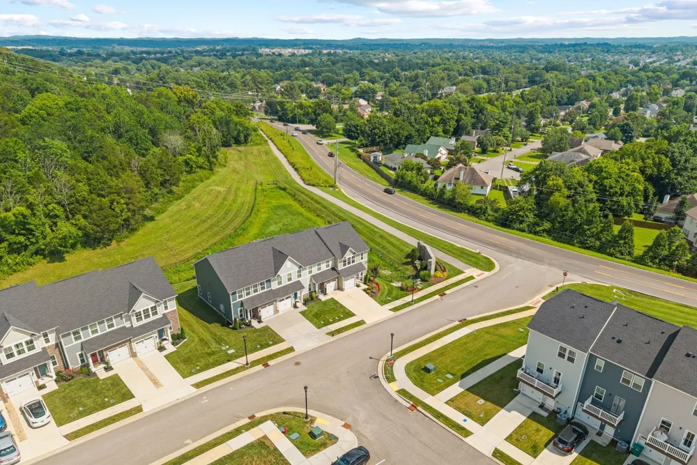 1000 Mountain View Dr Thompsons Station, TN 37179