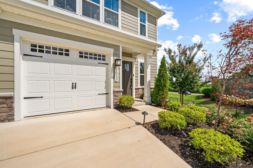 1000 Mountain View Dr Thompsons Station, TN 37179
