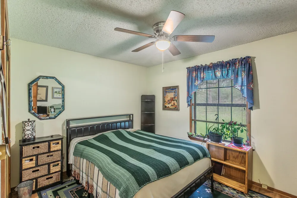 136 Redbird Lane Smithville, TX 78957