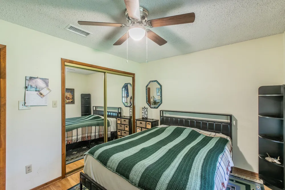 136 Redbird Lane Smithville, TX 78957
