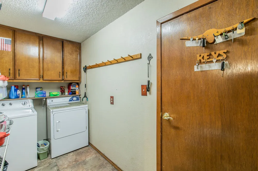 136 Redbird Lane Smithville, TX 78957
