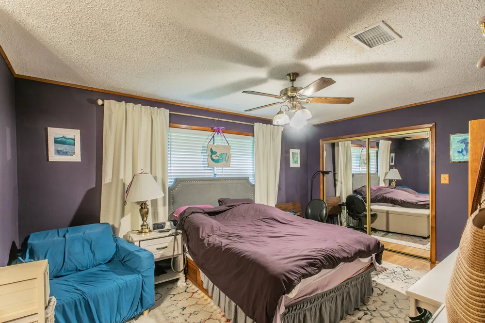 136 Redbird Lane Smithville, TX 78957