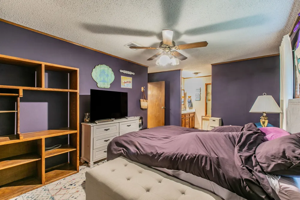 136 Redbird Lane Smithville, TX 78957