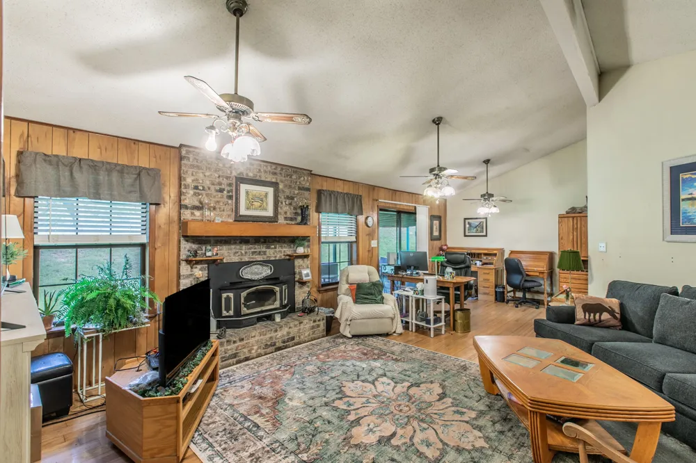 136 Redbird Lane Smithville, TX 78957