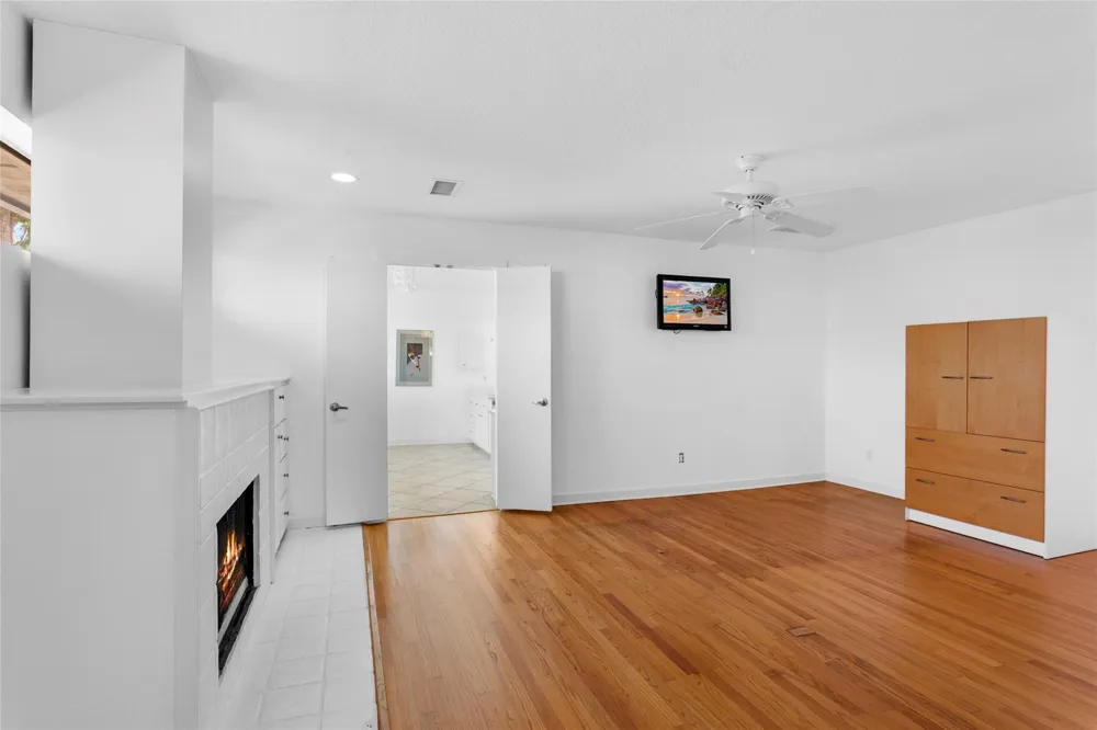 67 Harbor Lane Kemah, TX 77565