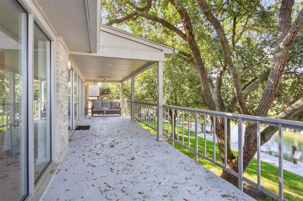 67 Harbor Lane Kemah, TX 77565