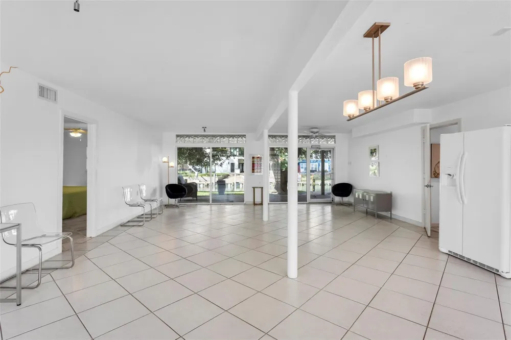 67 Harbor Lane Kemah, TX 77565