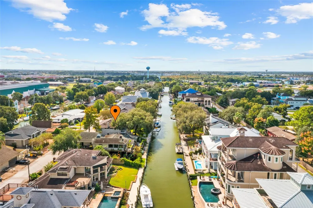 67 Harbor Lane Kemah, TX 77565