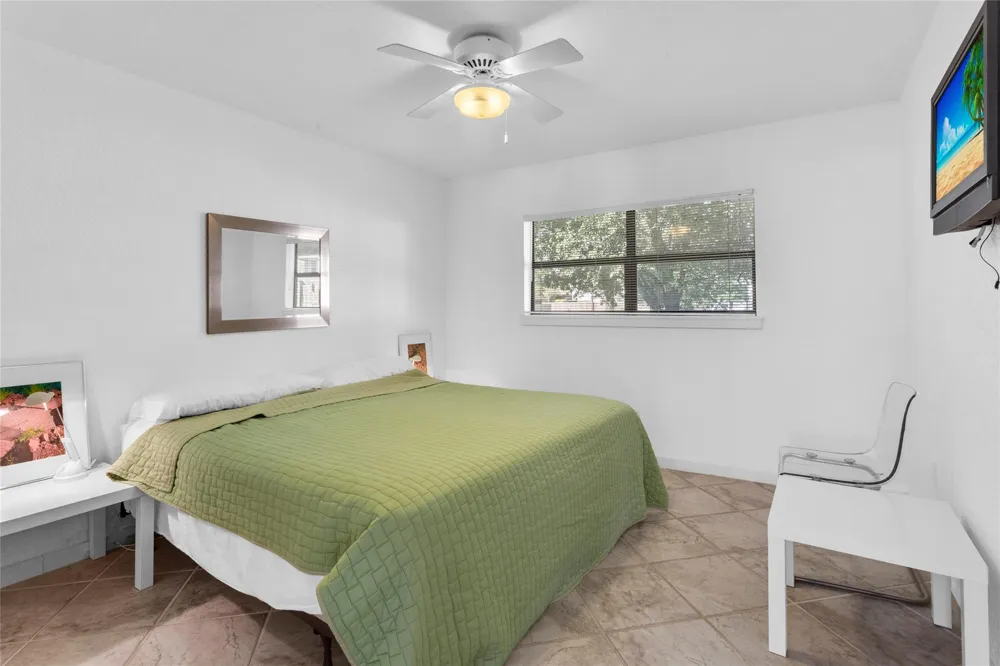 67 Harbor Lane Kemah, TX 77565