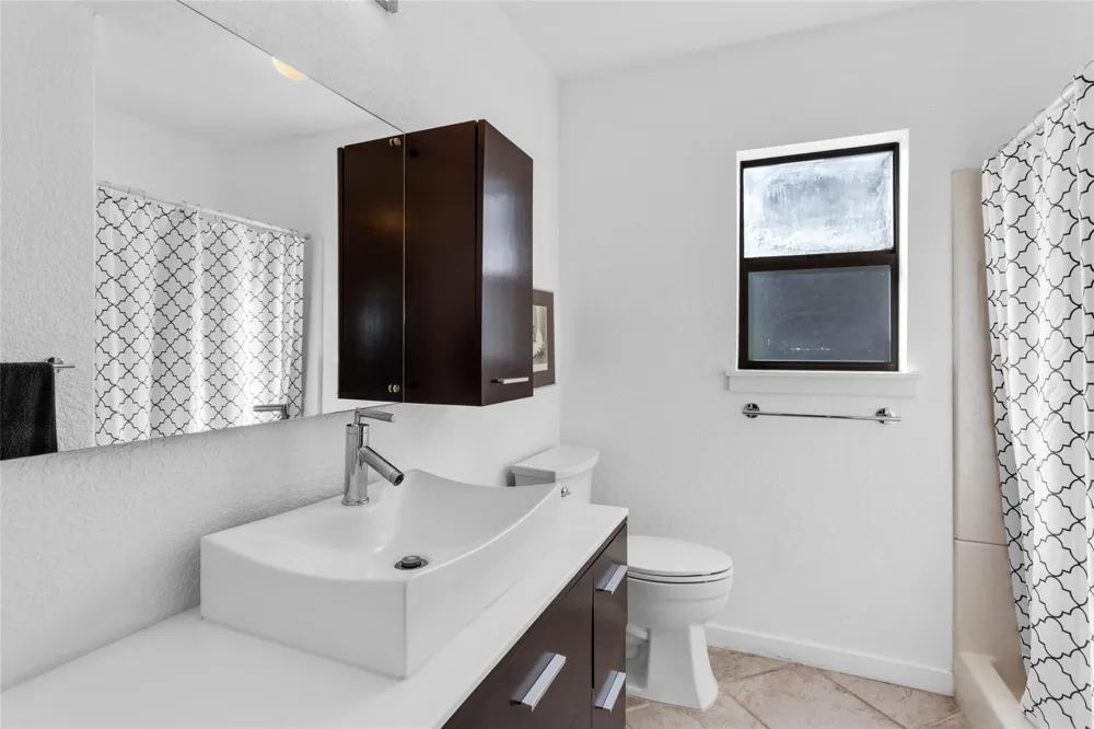 67 Harbor Lane Kemah, TX 77565