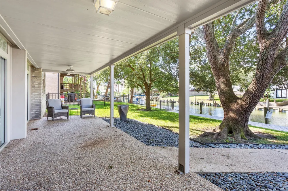 67 Harbor Lane Kemah, TX 77565