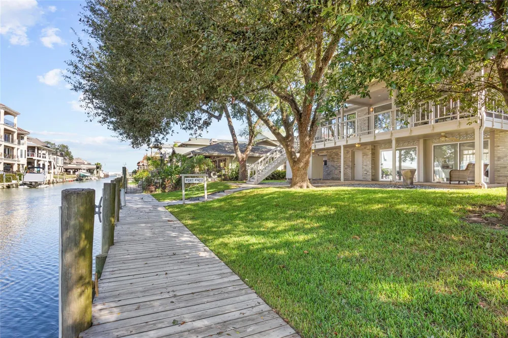 67 Harbor Lane Kemah, TX 77565