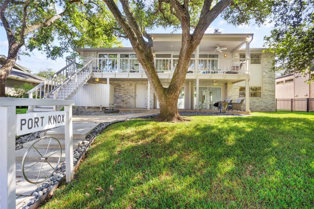 67 Harbor Lane Kemah, TX 77565