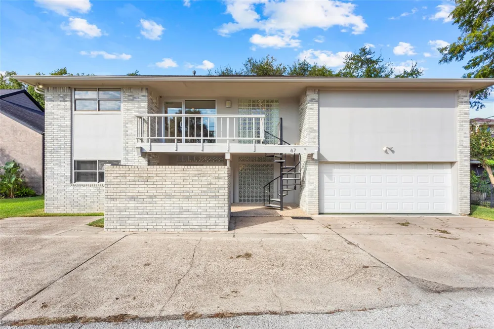 67 Harbor Lane Kemah, TX 77565