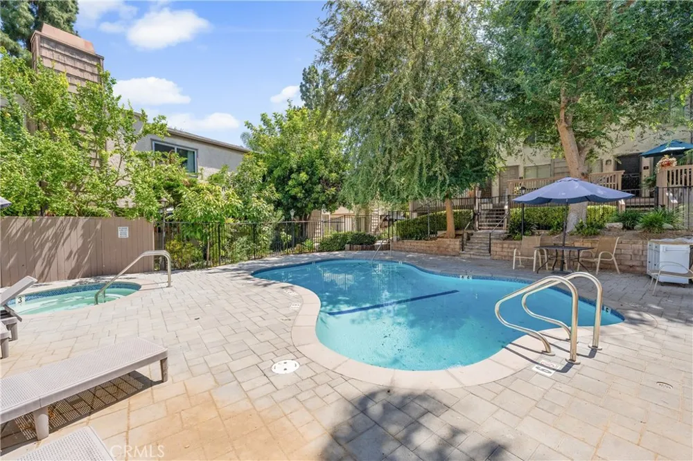 18316 Hatteras #20 Tarzana, CA 91356