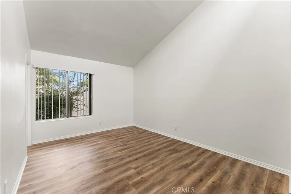 18316 Hatteras #20 Tarzana, CA 91356