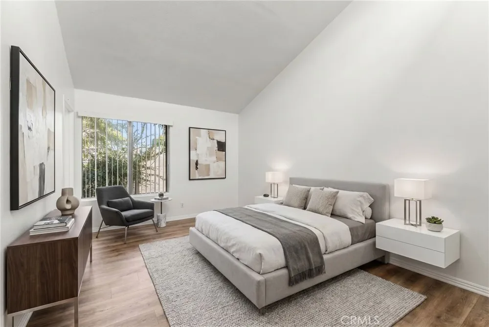 18316 Hatteras #20 Tarzana, CA 91356