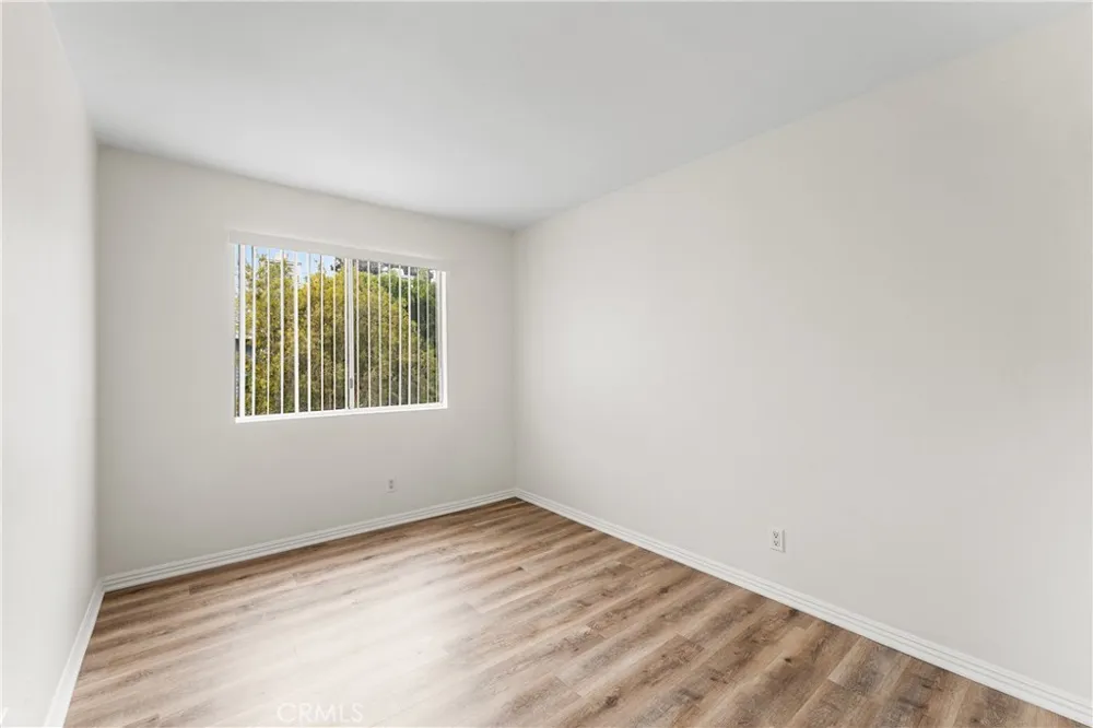 18316 Hatteras #20 Tarzana, CA 91356