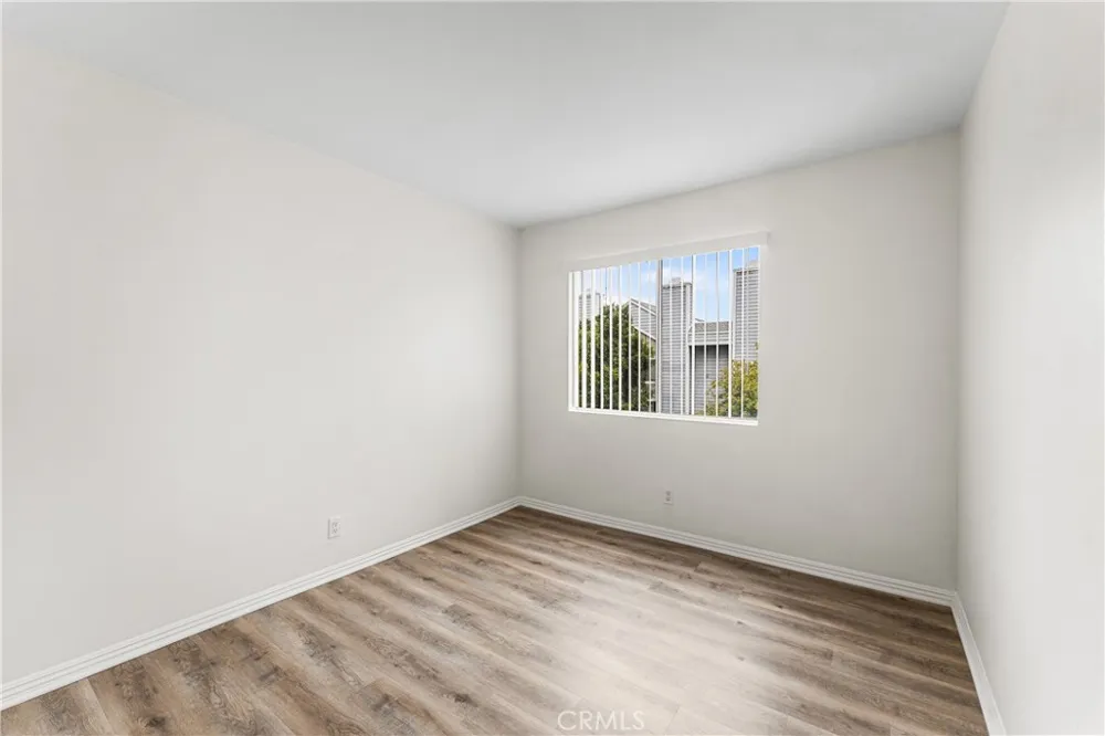 18316 Hatteras #20 Tarzana, CA 91356