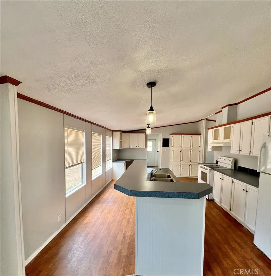 33831 Medford Auberry, CA 93602