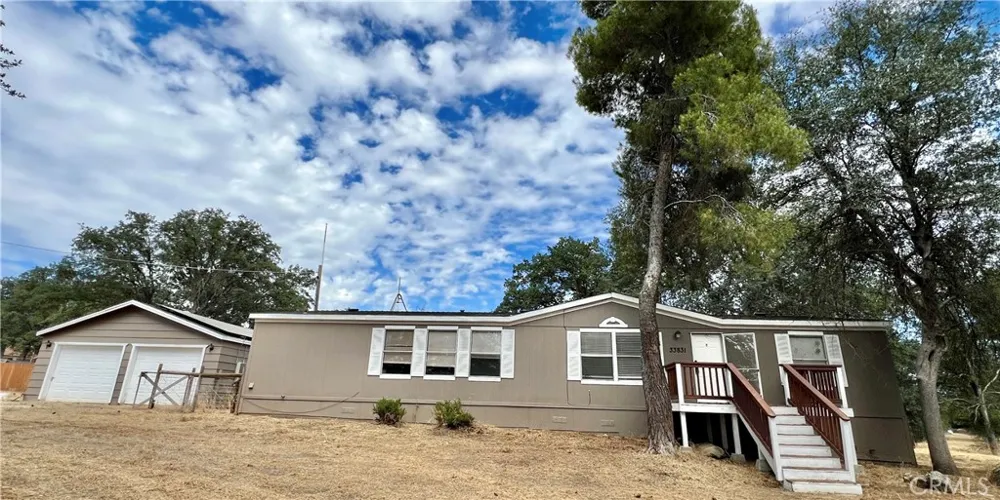 33831 Medford Auberry, CA 93602