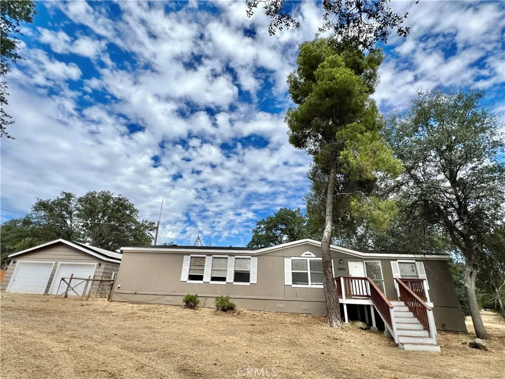 33831 Medford Auberry, CA 93602