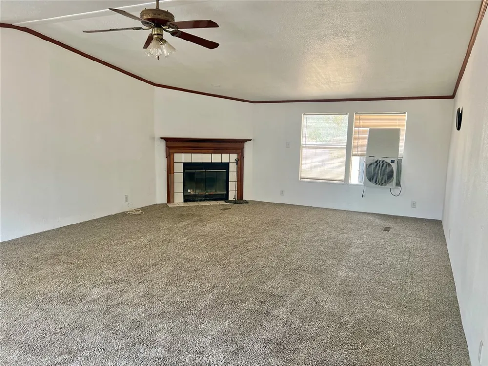 33831 Medford Auberry, CA 93602