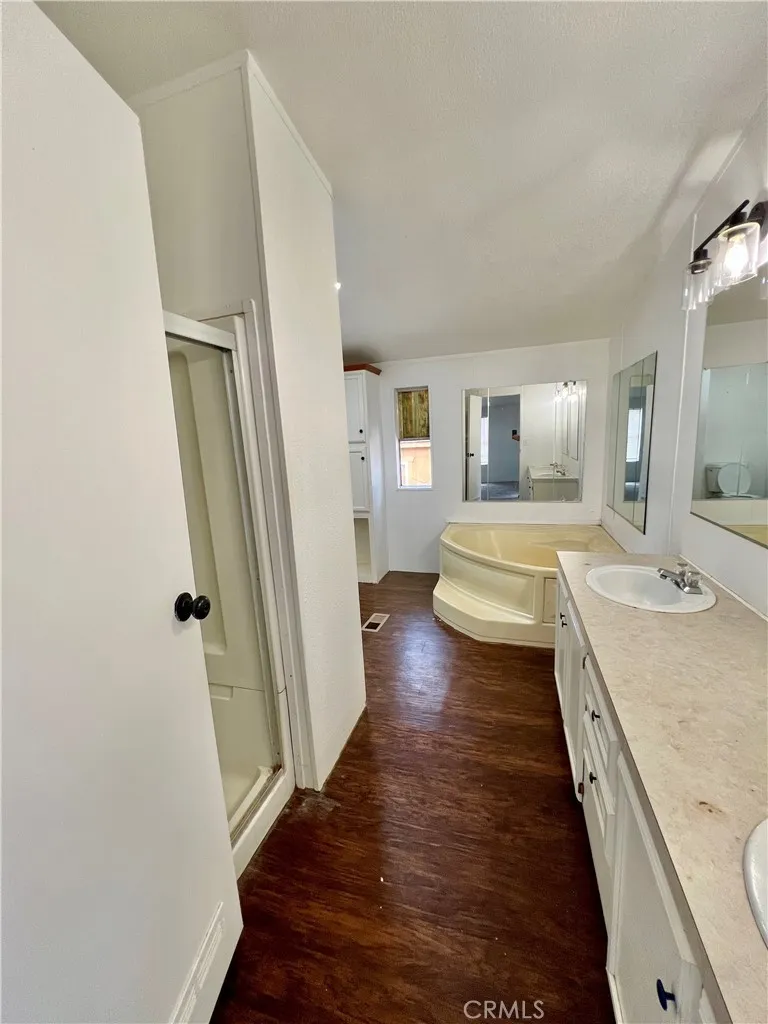 33831 Medford Auberry, CA 93602
