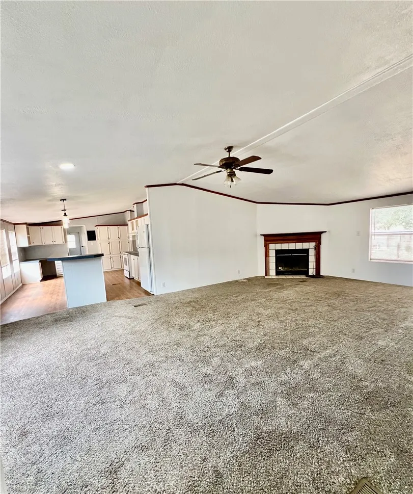 33831 Medford Auberry, CA 93602