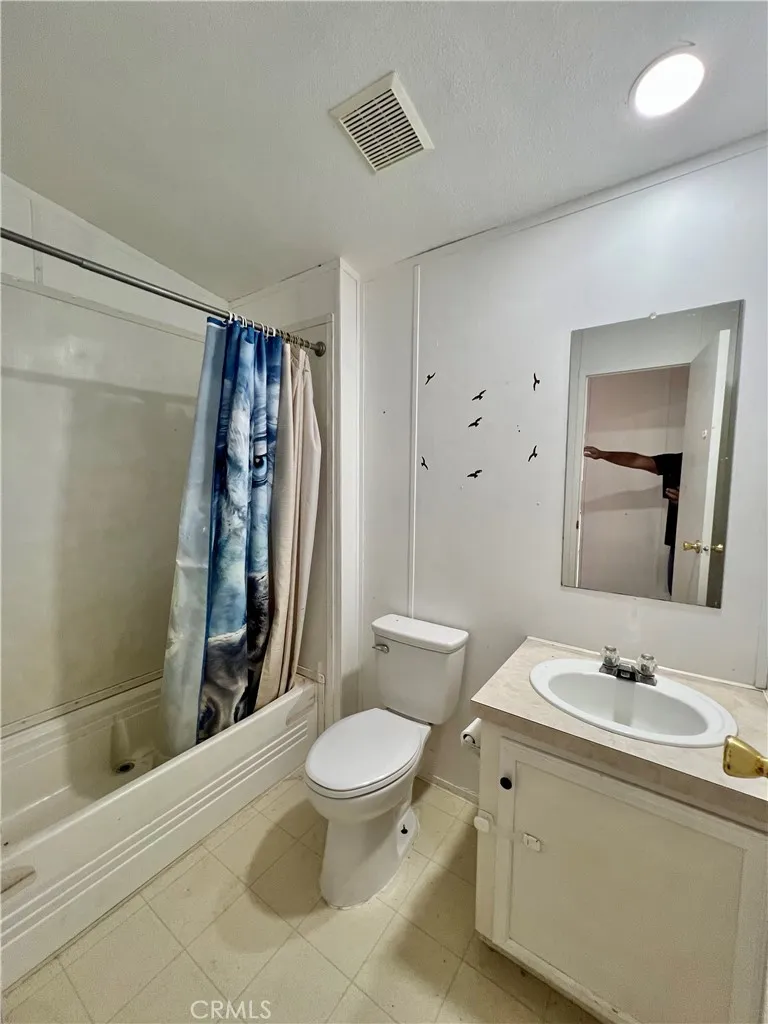 33831 Medford Auberry, CA 93602