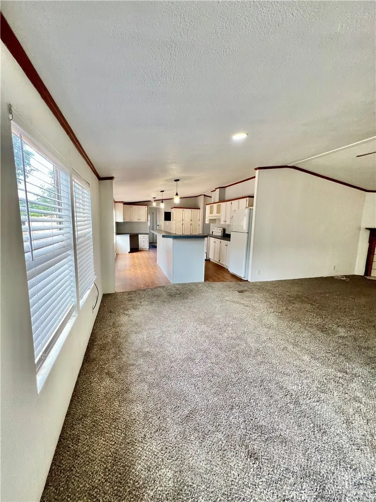 33831 Medford Auberry, CA 93602