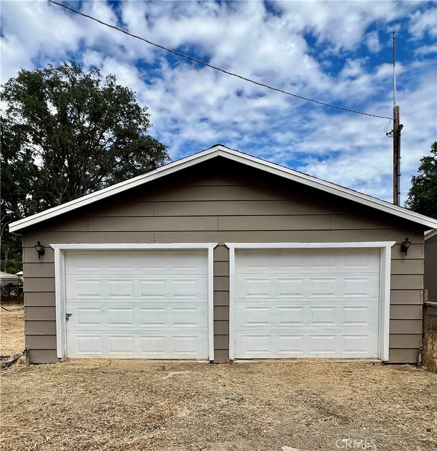 33831 Medford Auberry, CA 93602