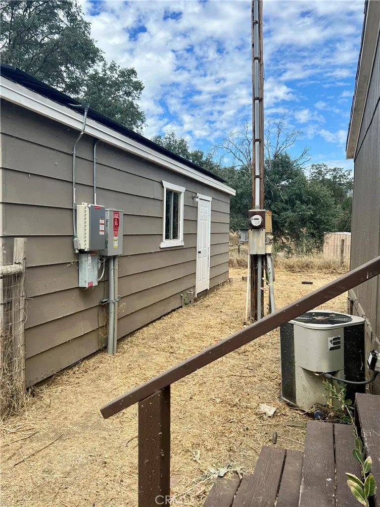 33831 Medford Auberry, CA 93602