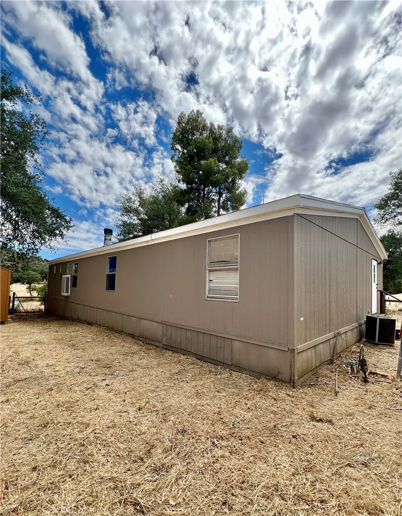 33831 Medford Auberry, CA 93602