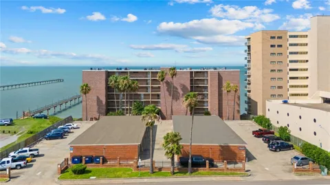 4334 Ocean Drive #704