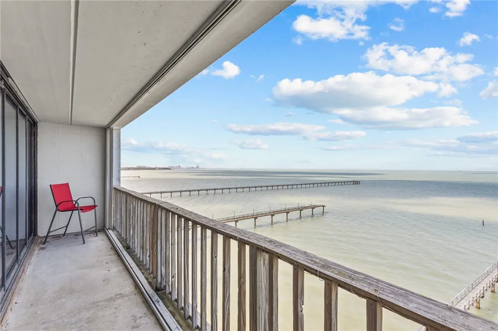 4334 Ocean Drive #704 Corpus Christi, TX 78412