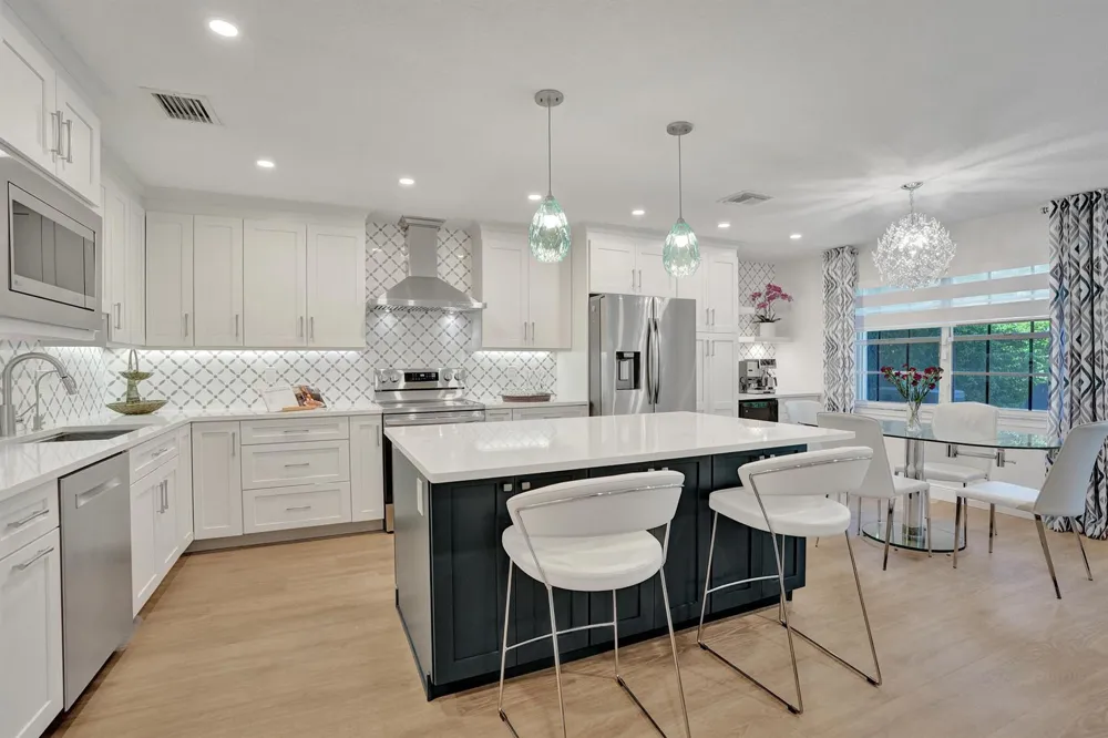 4921 Riverside Drive #606 Coral Springs, FL 33067