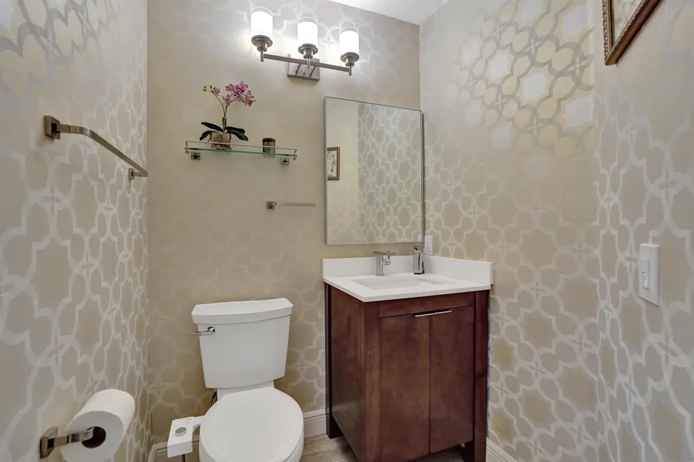 4921 Riverside Drive #606 Coral Springs, FL 33067