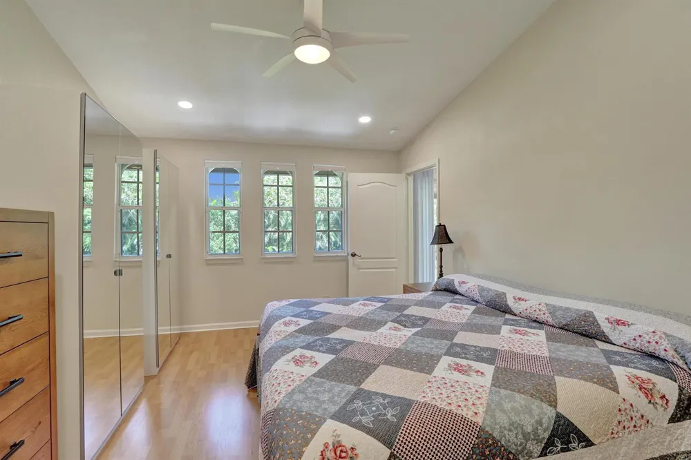 4921 Riverside Drive #606 Coral Springs, FL 33067