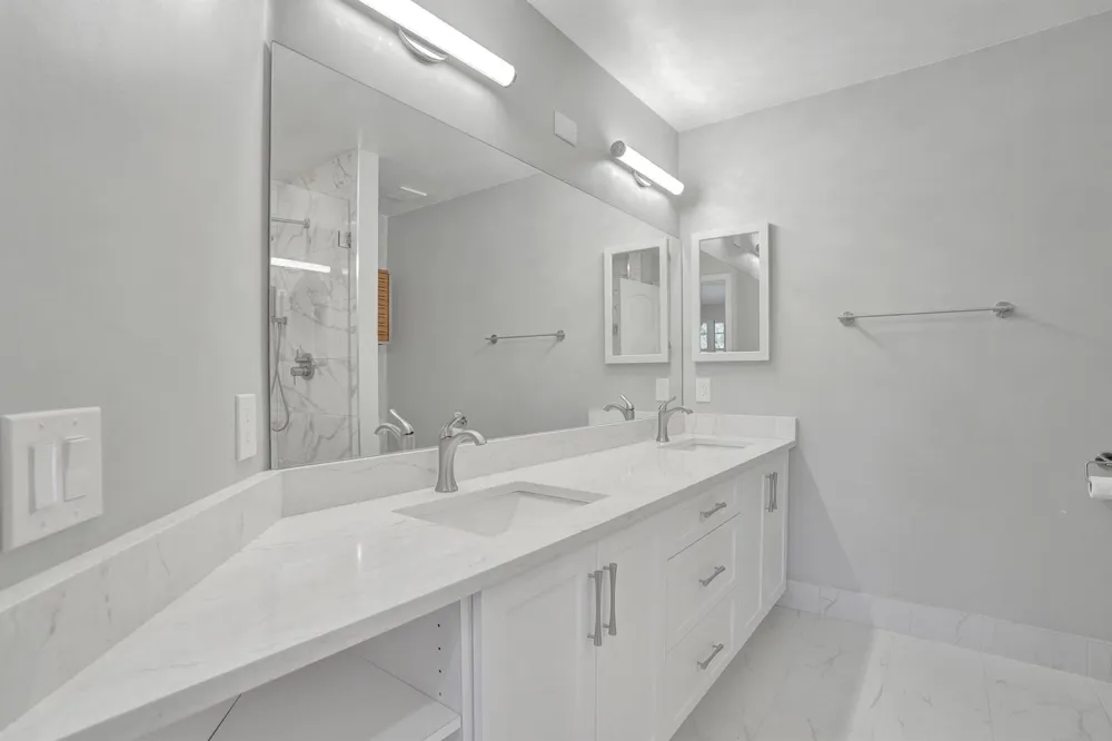 4921 Riverside Drive #606 Coral Springs, FL 33067