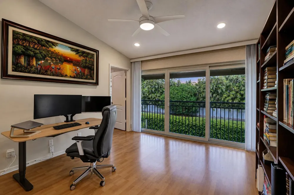 4921 Riverside Drive #606 Coral Springs, FL 33067