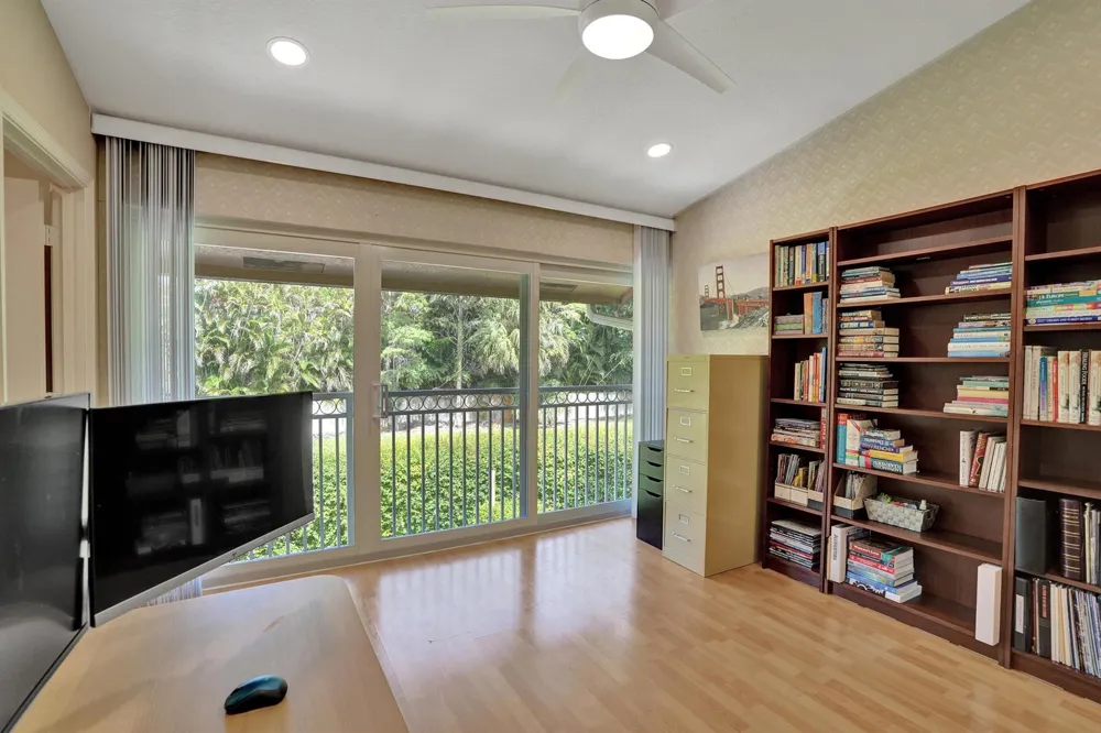 4921 Riverside Drive #606 Coral Springs, FL 33067