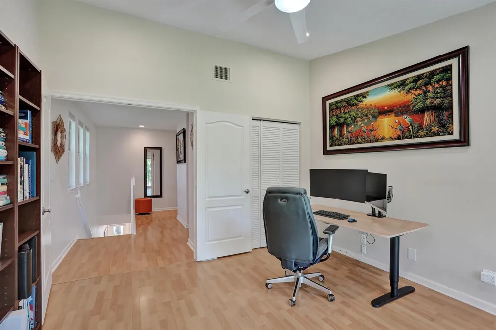 4921 Riverside Drive #606 Coral Springs, FL 33067